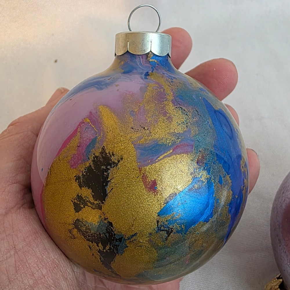 Vintage Lot of 6 Blown Glass Christmas Ornaments in Purple Lavender Green Silver - Picture 12 of 16